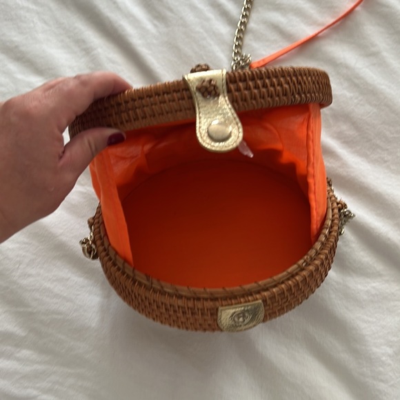 Lilly Pulitzer Wicker cross body - Picture 3 of 3